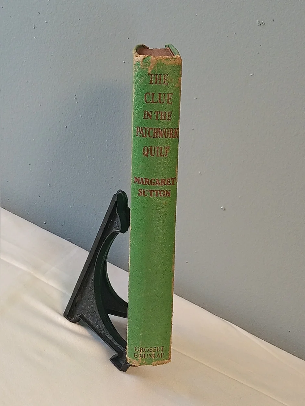 The Clue in the Patchwork Quilt by Margaret Sutton A Judy Bolton Mystery 1941